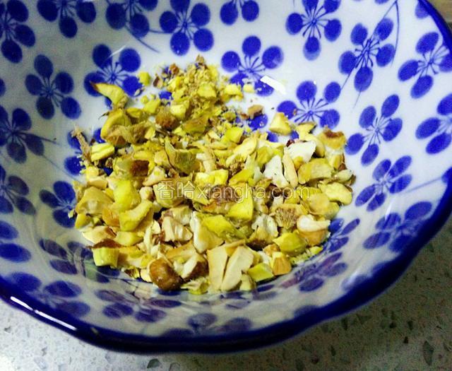 手揉不必手套膜   大致有透明薄膜时加入坚果混合