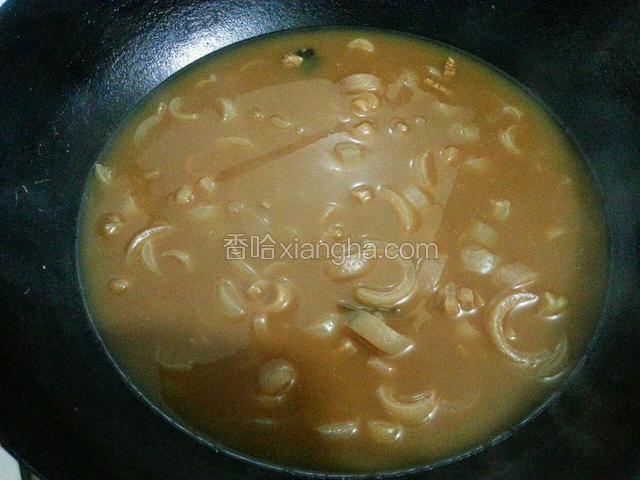 如果汤汁有白色泡泡要弄掉，会影响口感，尝一尝猪皮嫩不嫩