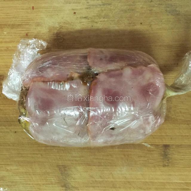 加入牛肉卷起来 
