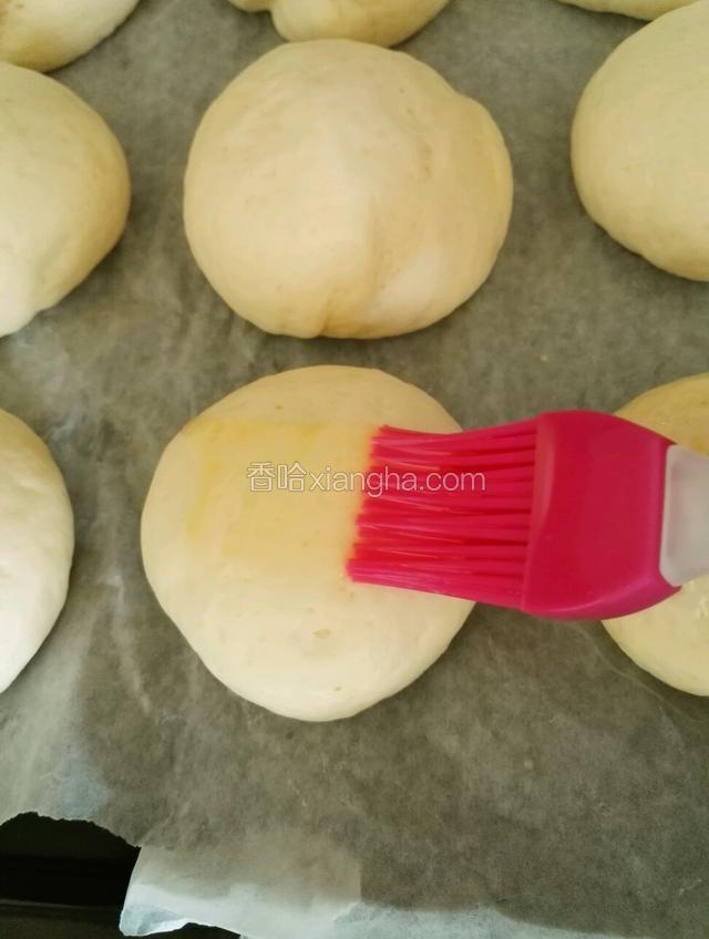 表面刷上蛋液