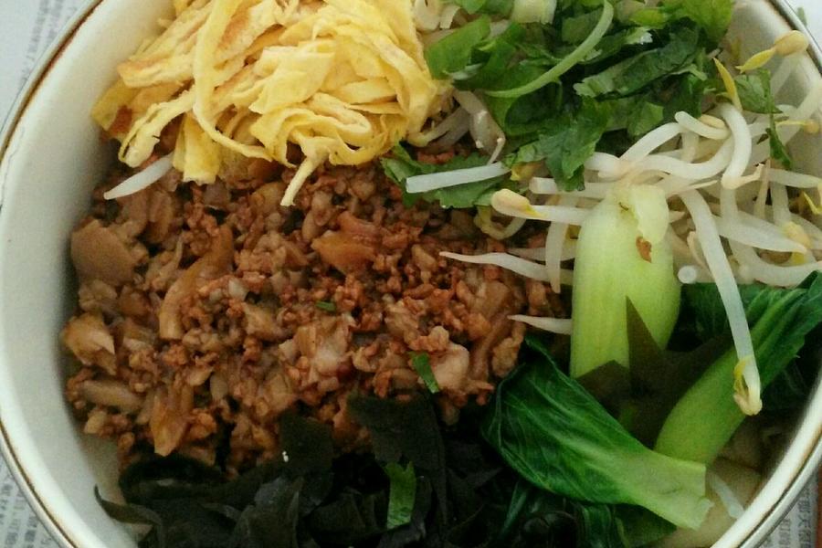豪华臊子干拌面