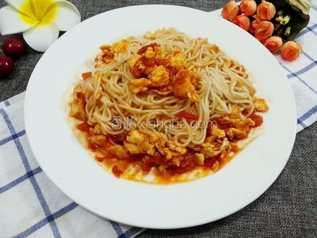西红柿鸭蛋拌面
