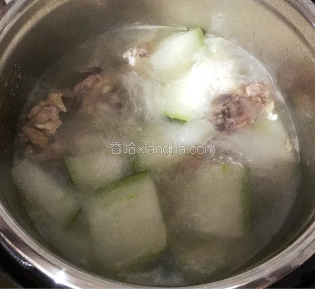 煮至冬瓜熟透即可，最后放入盐、胡椒粉调味