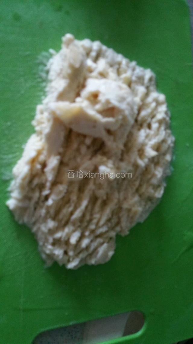 榴莲用刀切碎