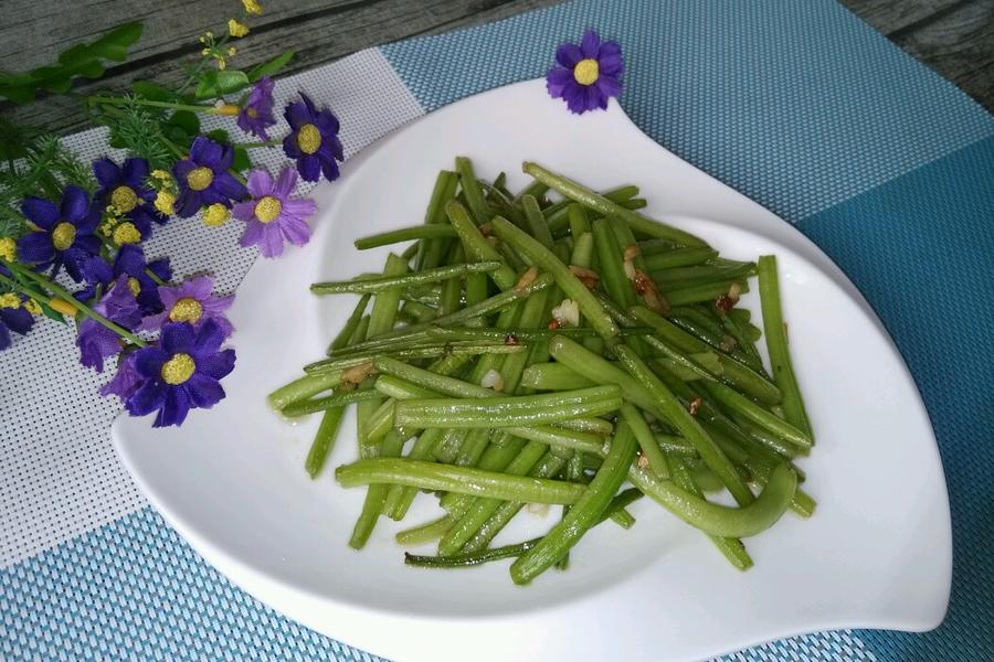   清炒番薯叶茎
