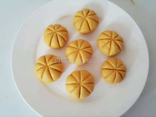 依次做好的南瓜饼