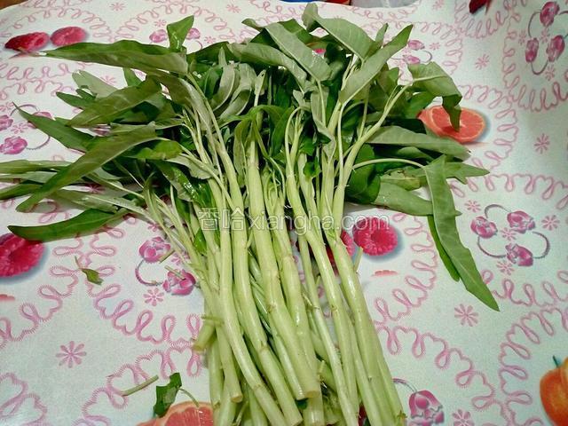 空心菜一把，（挑杆长的粗的嫩的）