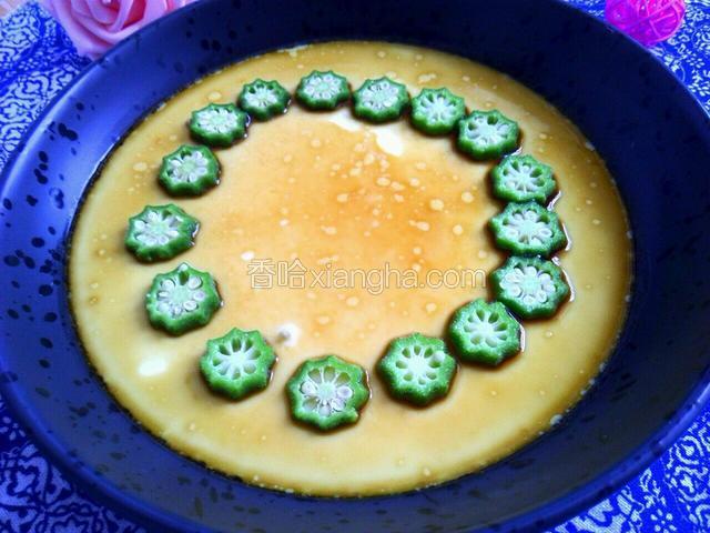 根据自己的喜好，放入适量的味极鲜，香油。