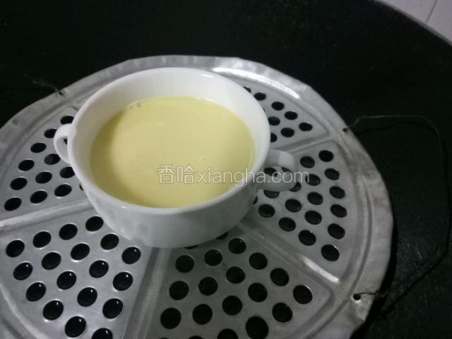 上锅蒸，大火七八分钟后中火三四分钟