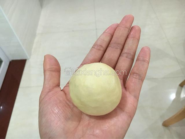 收口朝下，整成圆型。