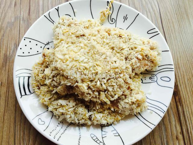 全部裹好后的鸡排。
