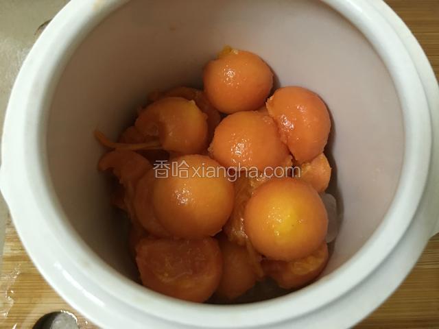 再放入木瓜球