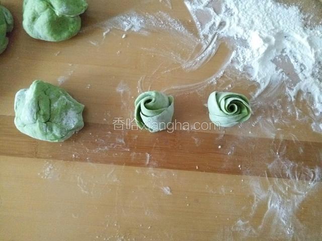 再一分为二 就成了两朵玫瑰花