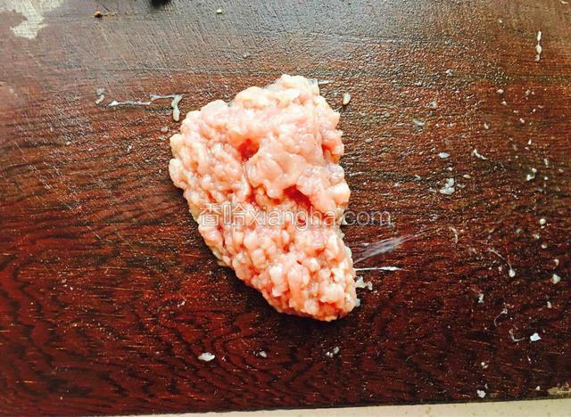 猪肉切末。