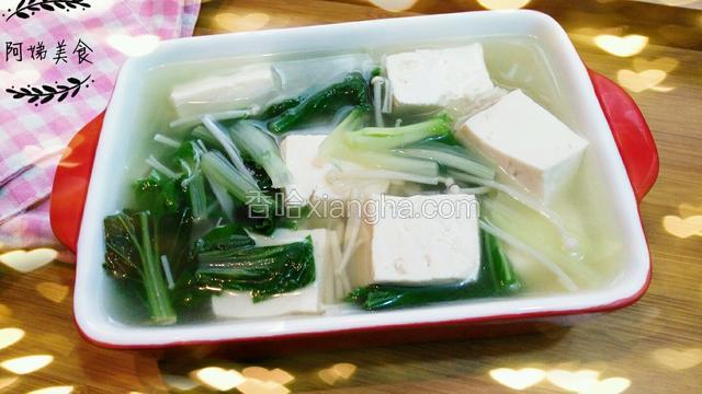 一道美味又清淡的汤出锅啦！一清二白，是不是很养眼啊！