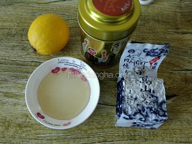 铁观音茶，鲜柠檬，蜂蜜备齐