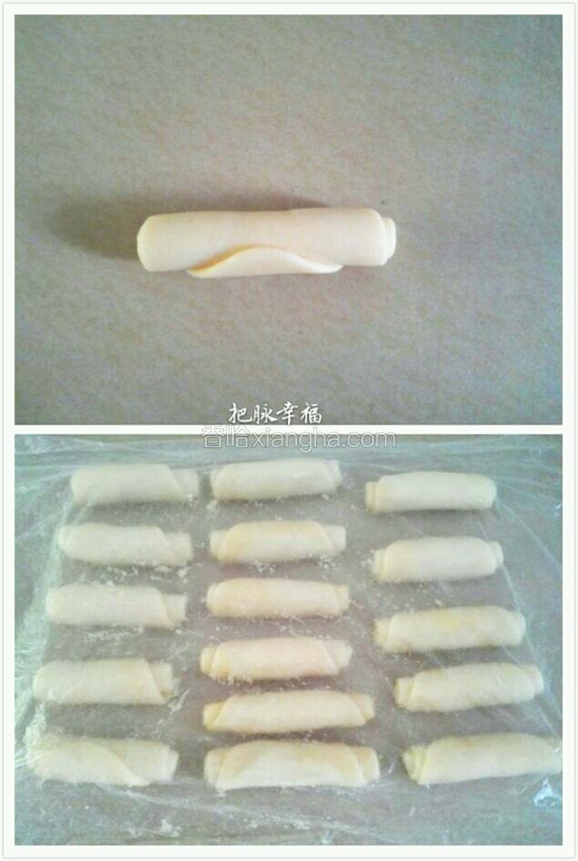 从上向下卷好，全部卷好后盖保鲜膜松弛下