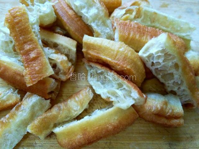 油条也切成条状