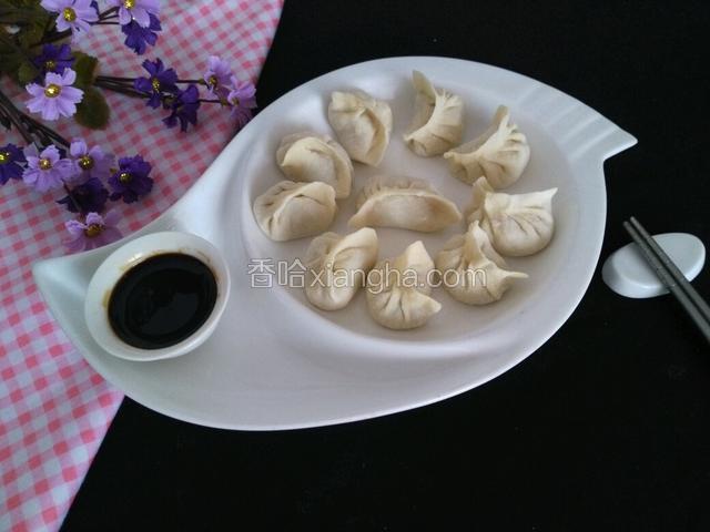 嘿嘿 我摆了一盘没煮的 。