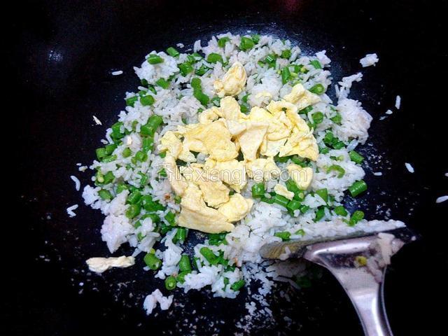 放鸡蛋、炒匀
