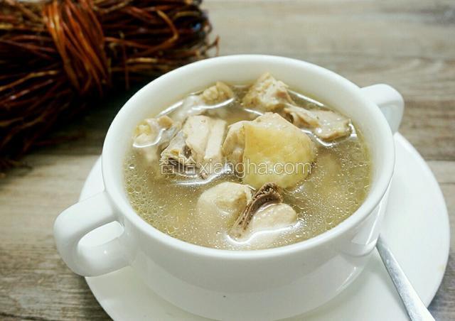 鸡骨草煲鸡汤