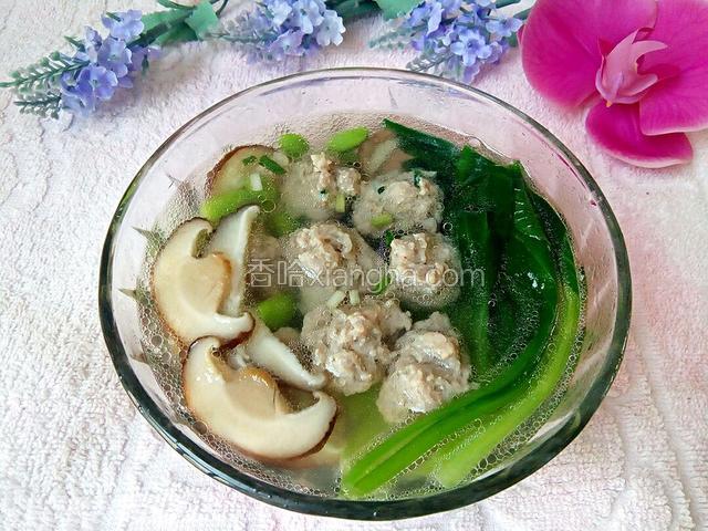 生汆丸子三鲜汤