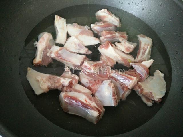 凉水下锅煮开