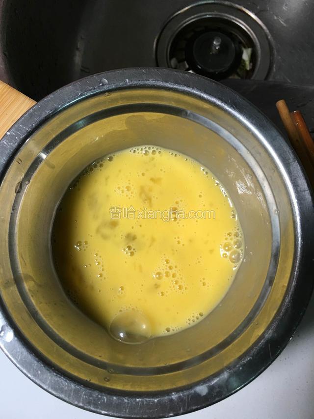 打一个蛋在碗里