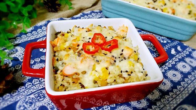 鲜虾芝士五彩焗饭