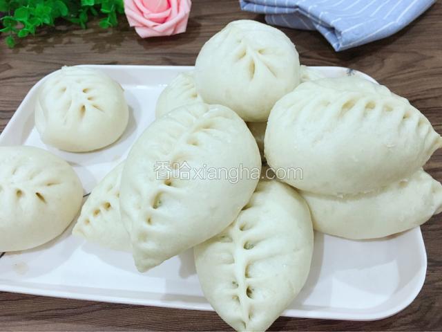 蒸10分钟，冷却5分钟，装入盘内