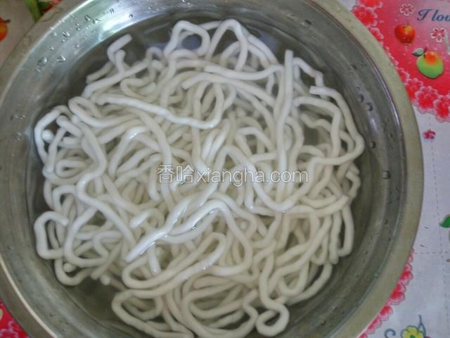 土豆粉放温水中泡散