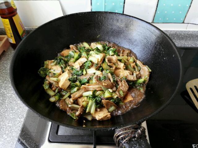 豆腐入味离火成盘即可