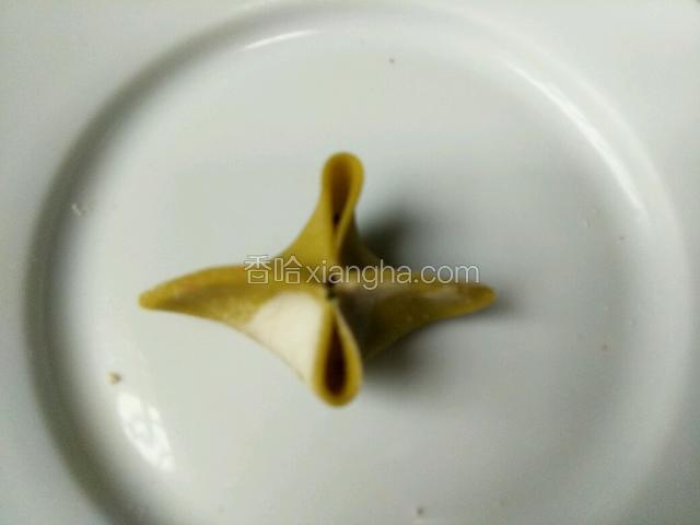 再往中间挤（如下图）
