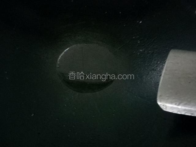 锅里放油热开