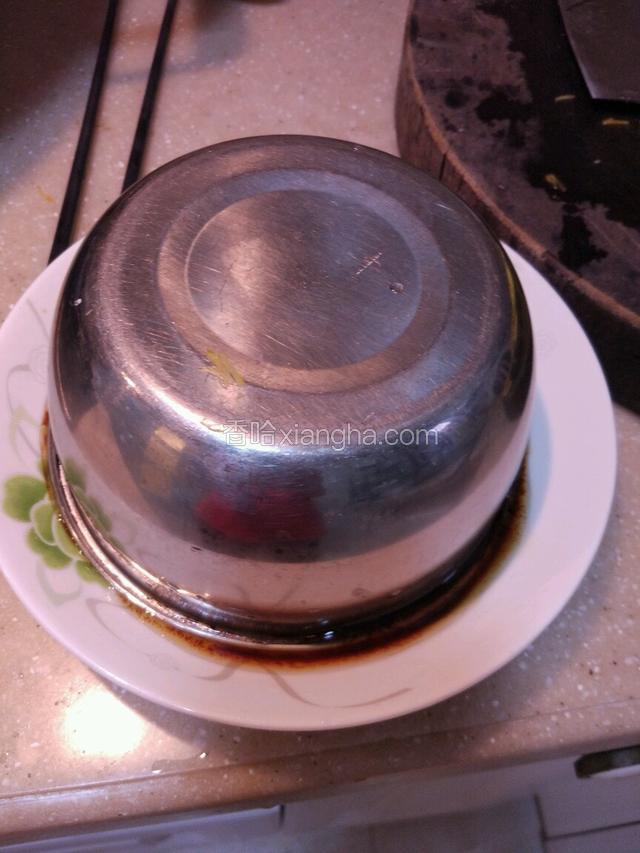 快速翻转过来，把碗拿起来，就好了！

