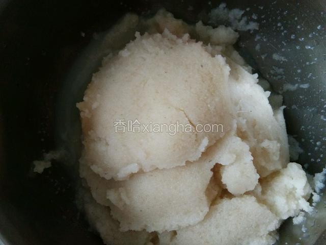藕渣不要扔掉，留着做丸子或小饼用。