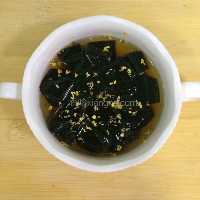 撒上少许干桂花。