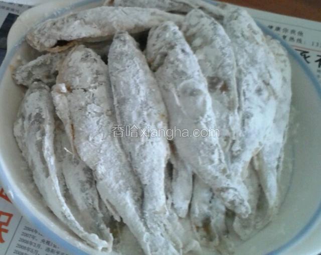 然后放置十分钟，简单时候淀粉不容易掉。