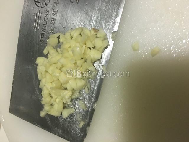 拍好蒜末