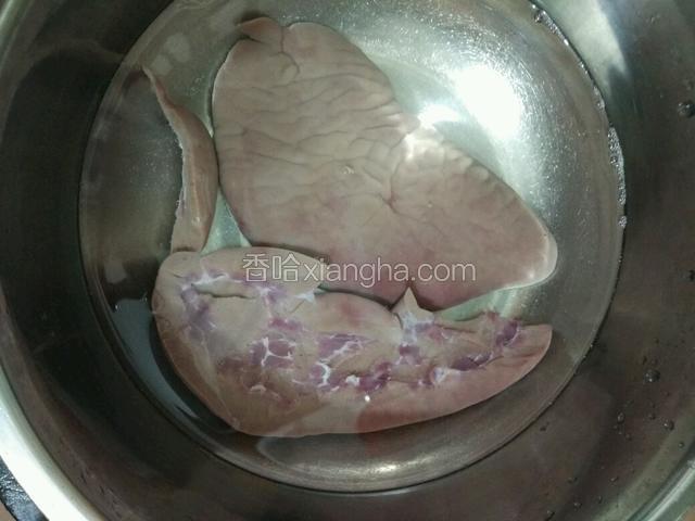 用清水浸泡1小时