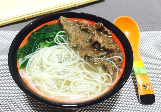鲜甜的牛肉米粉完成啦！