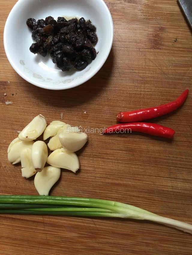 腌茄子的时间可以准备好其它材料