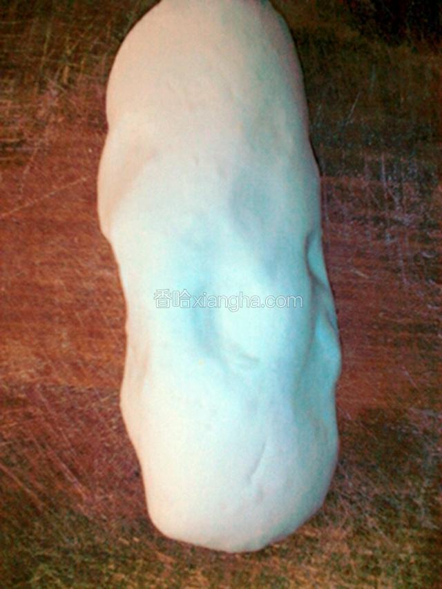 醒好的薯粉面揉光滑