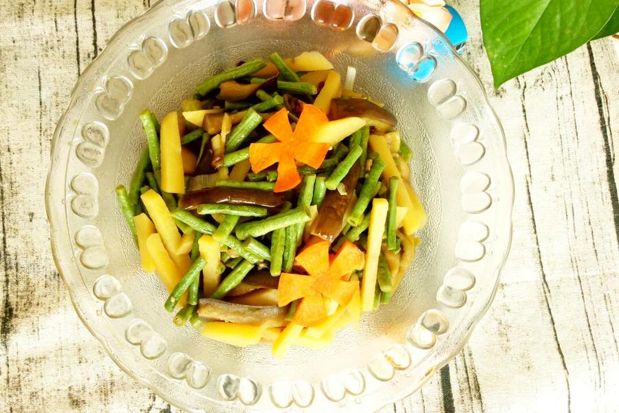 土豆茄子炖肉