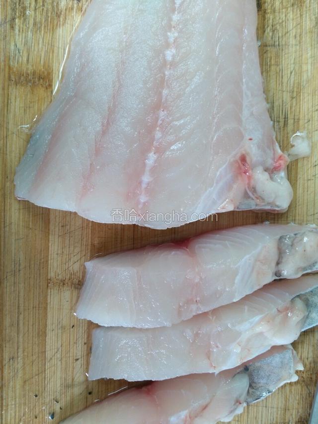 鱼肉切块