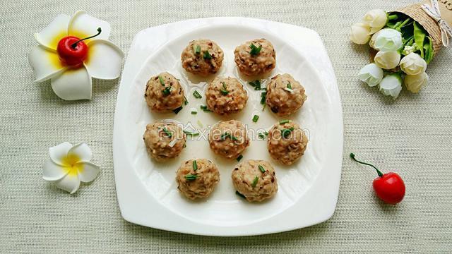 蒸肉丸