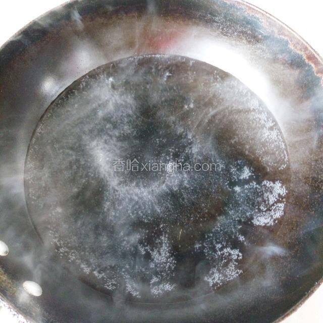 锅内烧适量水