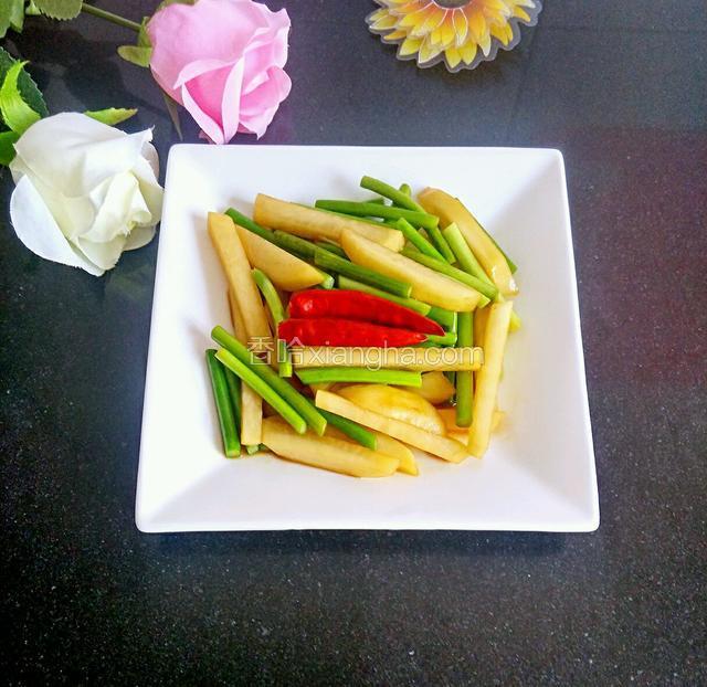 土豆条炒蒜苔