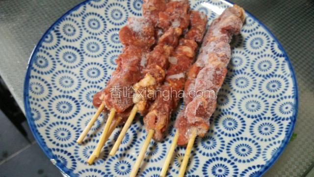 放在盘子里