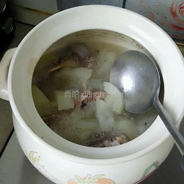 煮至冬瓜软烂呈半透明状即可关火。